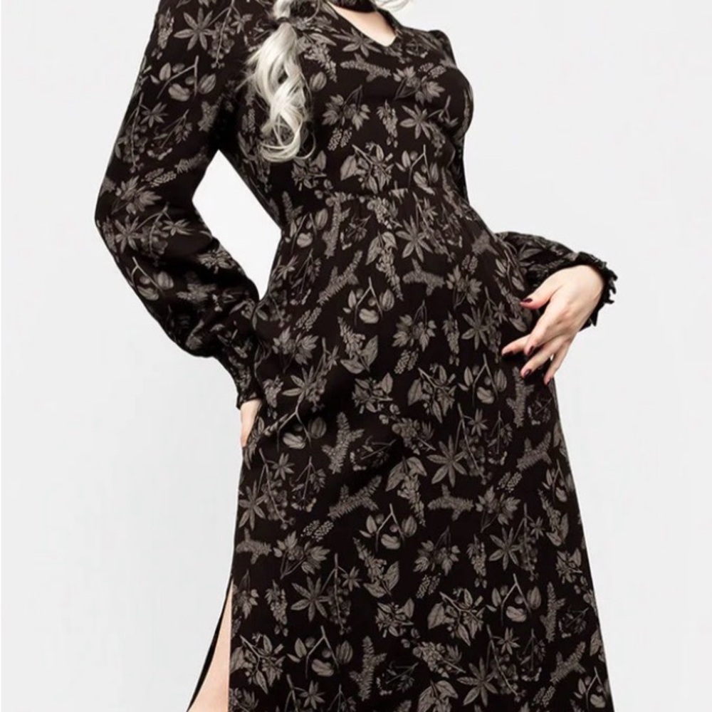 Disturbia poison plant puff sleeve midi dress